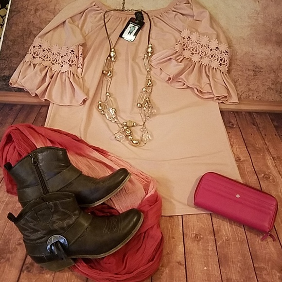 WinWin Tops - NWT WinWin Tunic Lt Pink